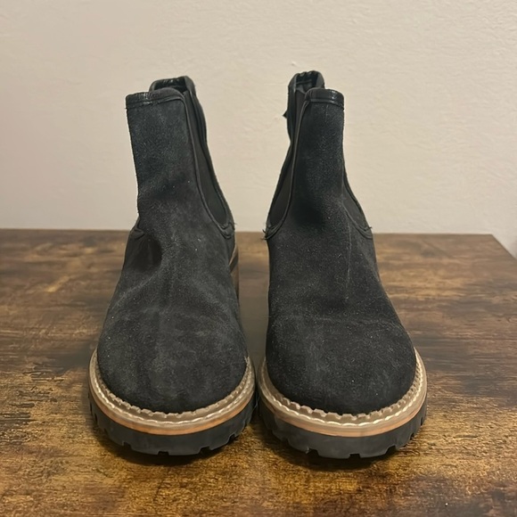 BERTUCHI Made in Spain Lug Sole Chelsea Boots - Suede - Picture 2 of 4